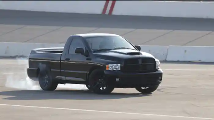 2004年式ダッジラムSRT10