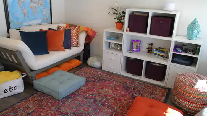 湖畔の奇抜ハウス