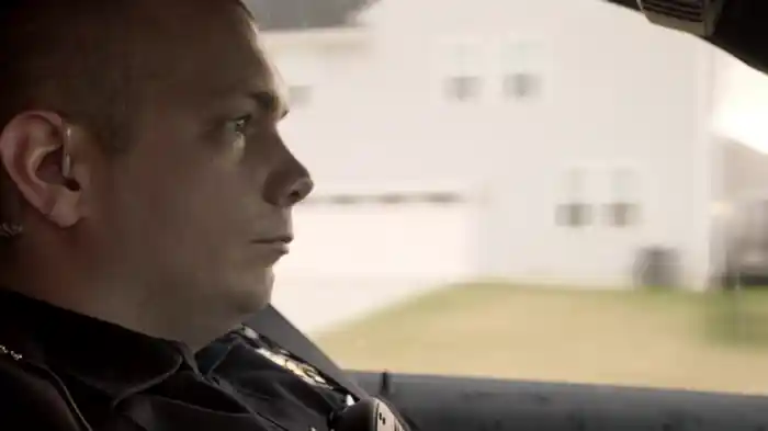 人質立てこもり犯発砲