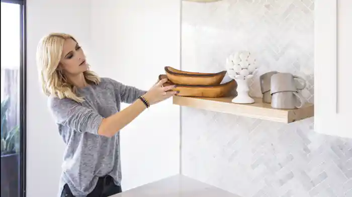 真新しいキッチンとダイニング