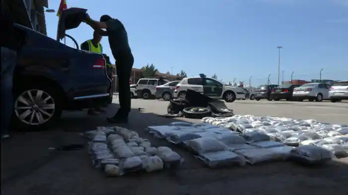 捨てられた密入国者