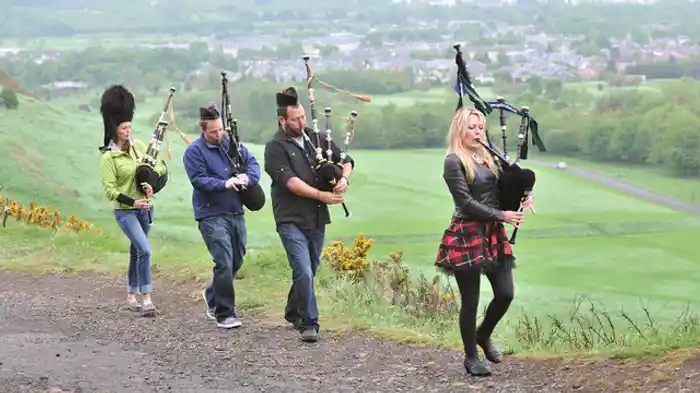 エディンバラで崖ダイビング