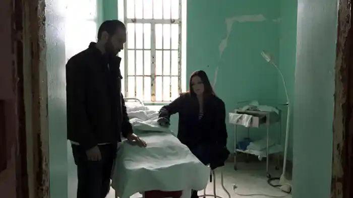 巨大精神科病院