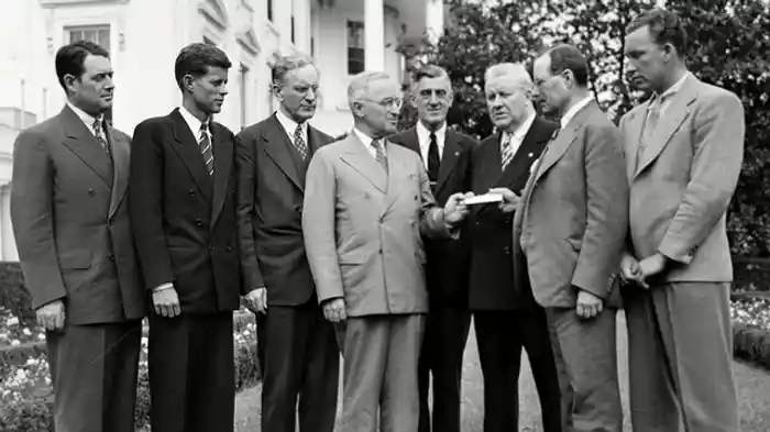 政界へ（1946～1956）