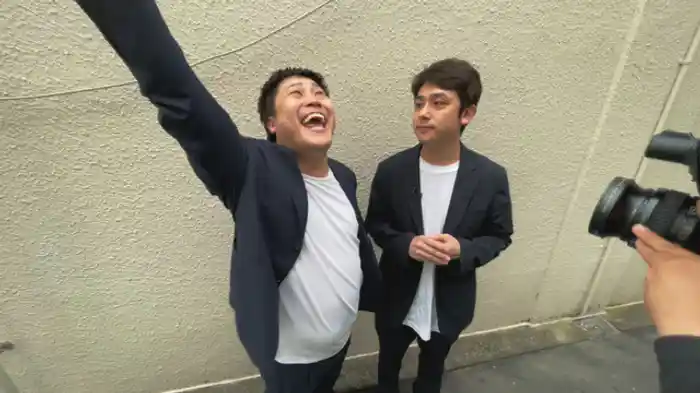 人気占い師にコンビの未来を占ってもらおう