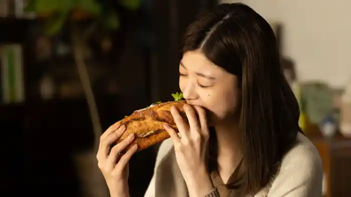 東京とベーコンサンドイッチ