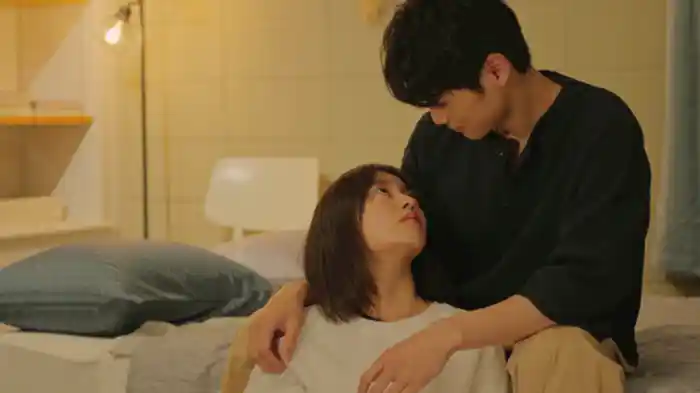 キスして気まずい会社の上司と…