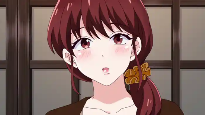 妖しげなたぬき顔人妻の唇は…