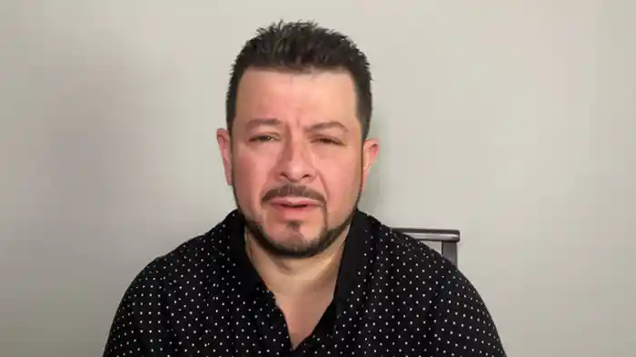 カオスな空港手荷物受取場