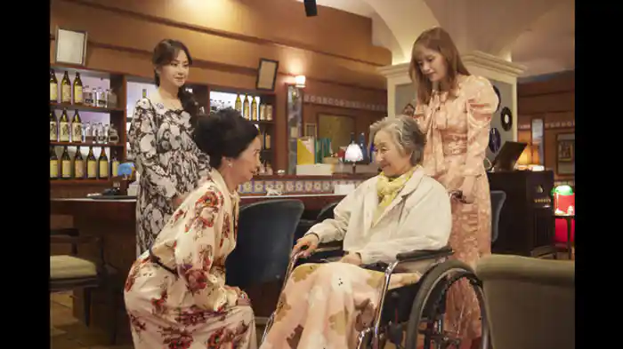 名も無き恩師／ベルサイユを探る女