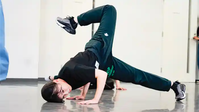 【KOSÉ 8ROCKSコラボ】華麗に魅せる足技ムーブ！ブレイキン・フットワーク編