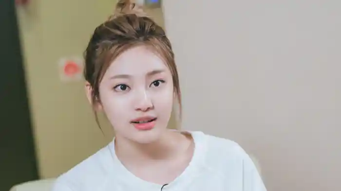 豪華なスイートルームで乾杯