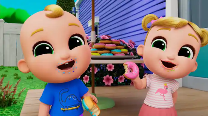 ニナ、ニコ、こっそり何食べてるの？