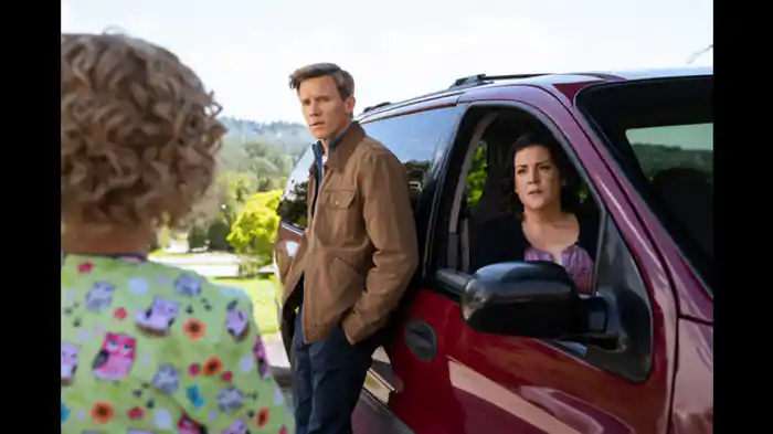 12人の怒れる少女たちと酔ったトラヴィス