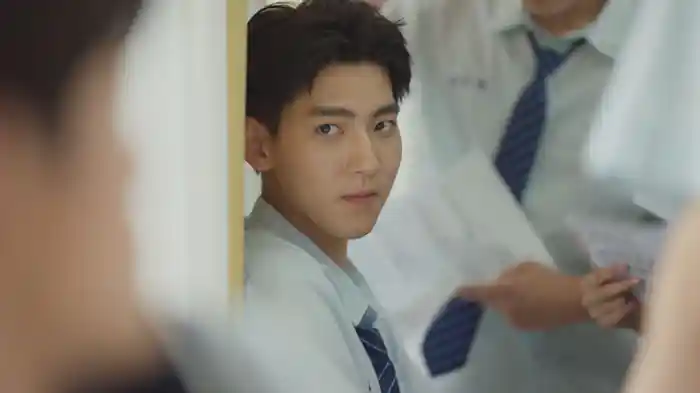 接近 唇がぶつかっただけ