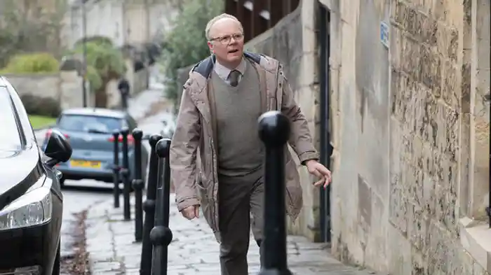 クラウズ･アクロス･ザ･ムーン