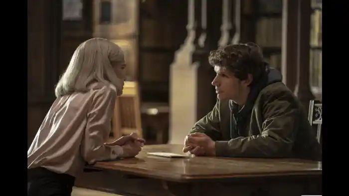 我々は見てる。いつもそこにいる。