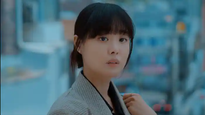 ロマンと欺まんの間