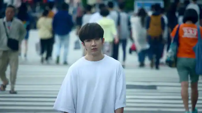 仮面のインフルエンサー