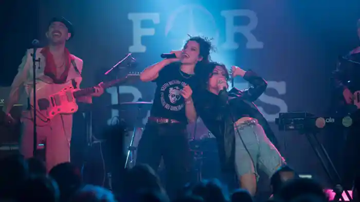 バックステージ