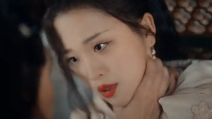 明らかになる素性