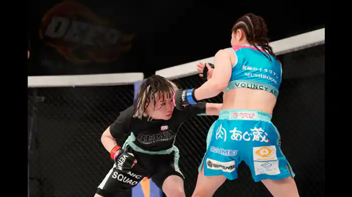 横瀬友愛 vs. 岡美紀