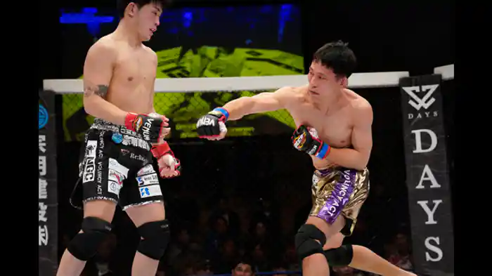 秋元優志 vs. 谷口仁歩