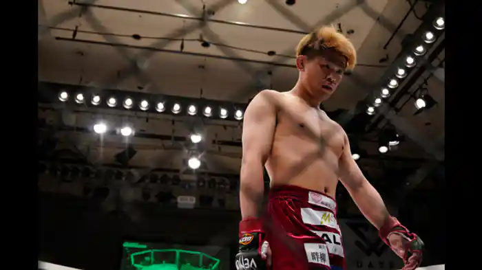 日比野エビ中純也 vs. 山本有人