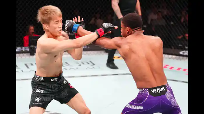 朝倉海 vs. キャメロン・スモザーマン