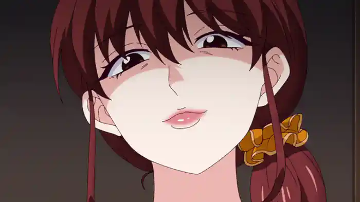 妖しげなたぬき顔人妻の唇は…