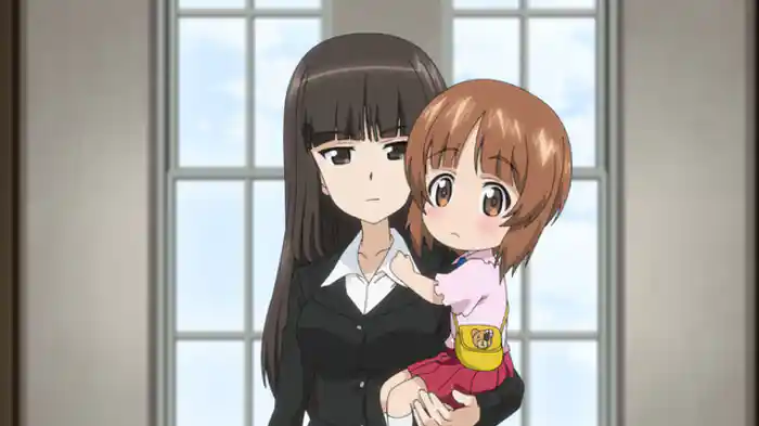 ピンチ!自動車部です!/女王様は自由です!/ポートレートです!/迷子です!
