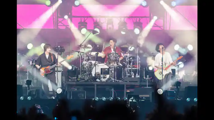 LIVE with LYRICS