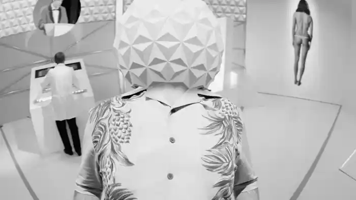 エスケイプ・フロム・トゥモロー