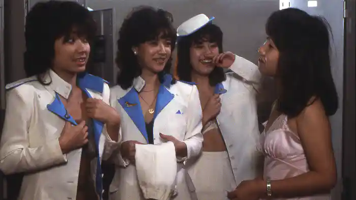 スチュワーデス・スキャンダル 獣のように抱きしめて