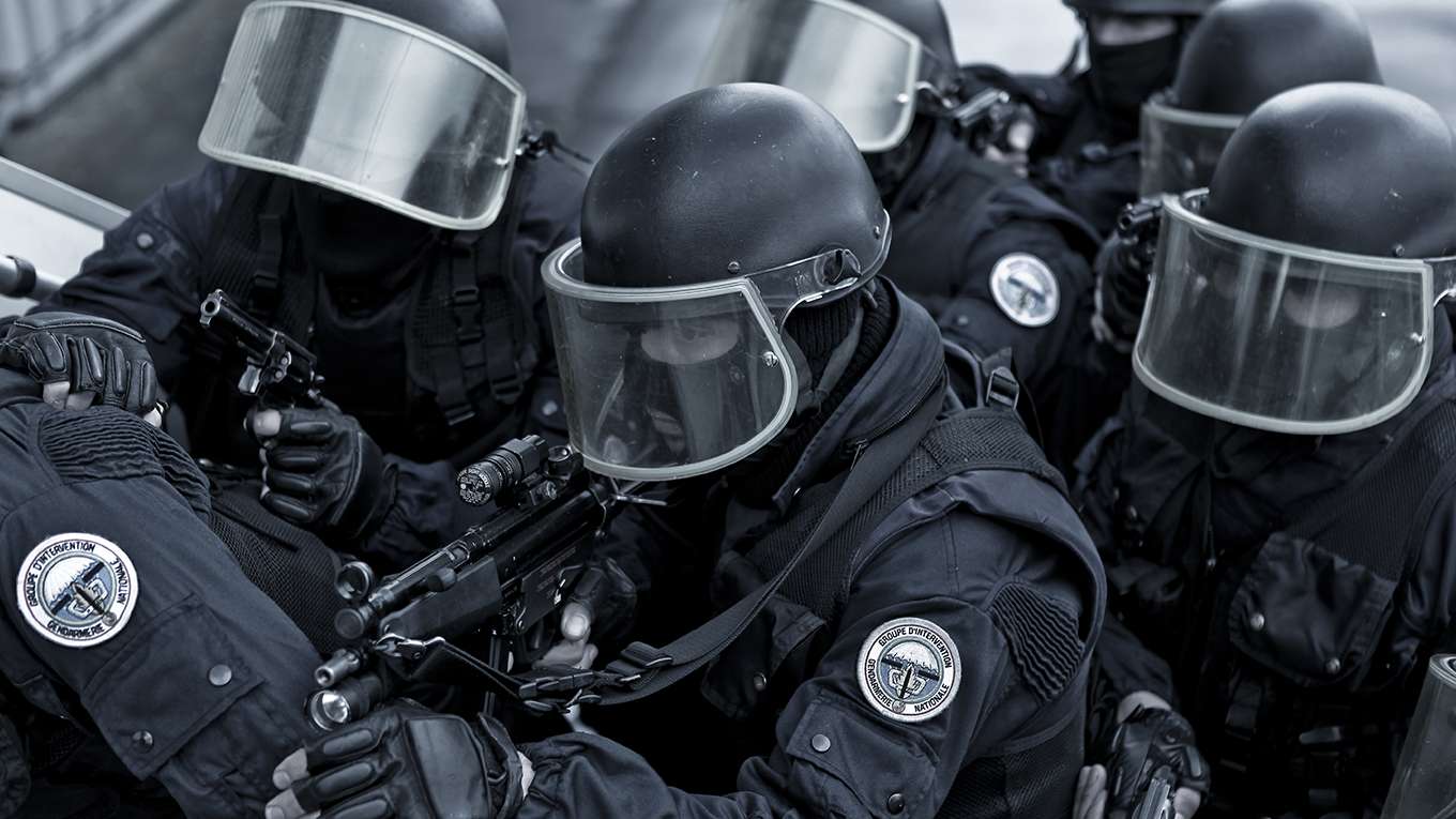 フランス特殊部隊gign エールフランス69便ハイジャック事件 の動画視聴 あらすじ U Next フランス特殊部隊gign エールフランス69便ハイジャック事件 の動画視聴 あらすじ U Next