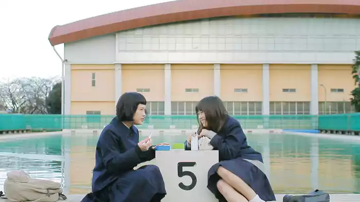 かしこい狗は、吠えずに笑う