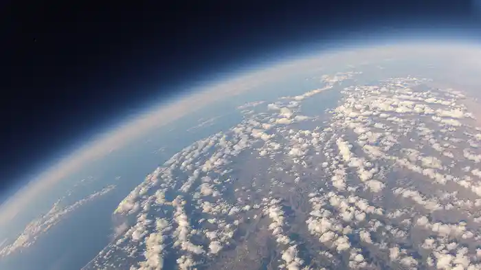 宇宙をめぐる地球　―その秘密に迫る―