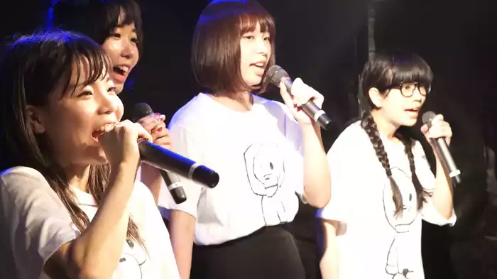 WHO KiLLED IDOL ? 　SiS消滅の詩ﾃﾞｨﾚｸﾀｰｽﾞｶｯﾄ版