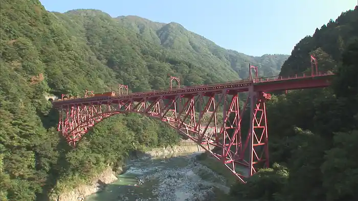 立山黒部アルペンルート 神、立つ山～天上の楽園へ