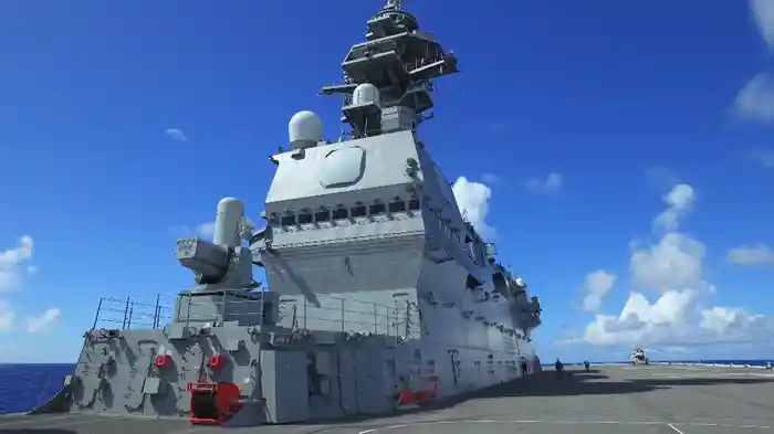ヘリコプター搭載護衛艦 DDHいずも 最新最大の護衛艦