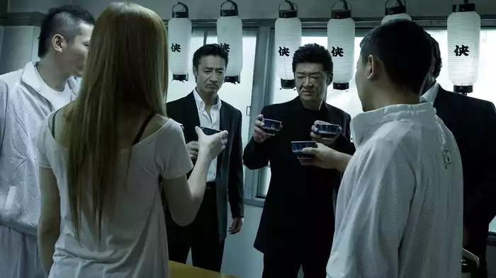 二代目はニューハーフ