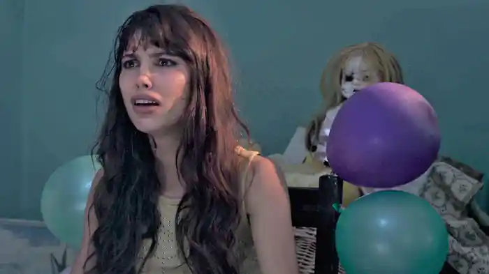 マンディ 呪われた人形