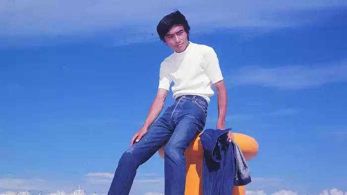 海はふりむかない