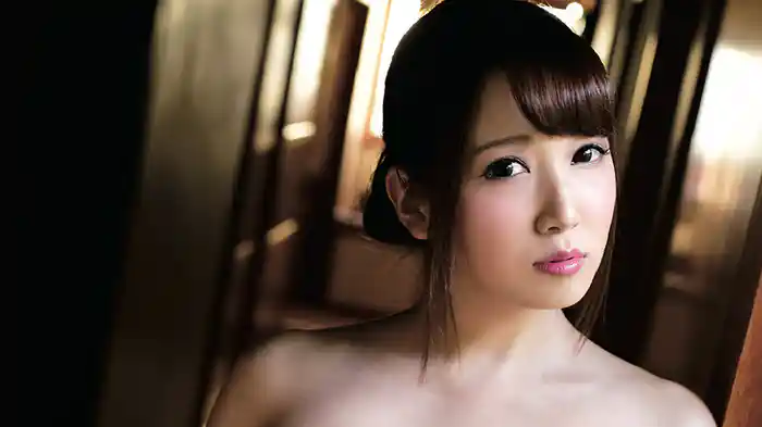 友田彩也香『Luxury Nude ~艶やかで愛おしいオンナ~』