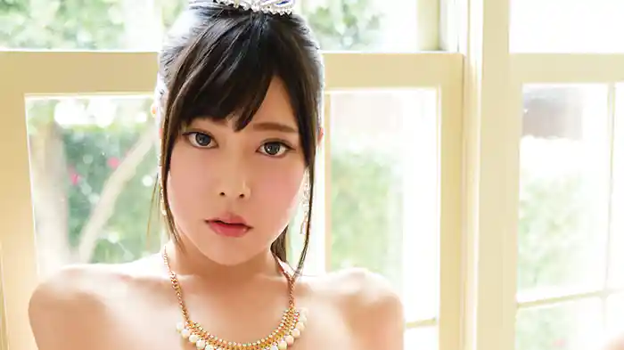 白石りん『Elegant Nude ~裸体という極上の衣服~』