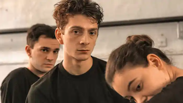 ダンサー そして私たちは踊った