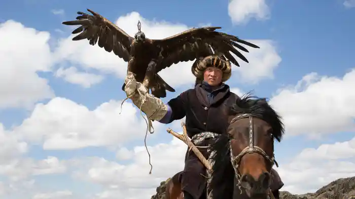 モンゴルのイヌワシと暮らす人々
