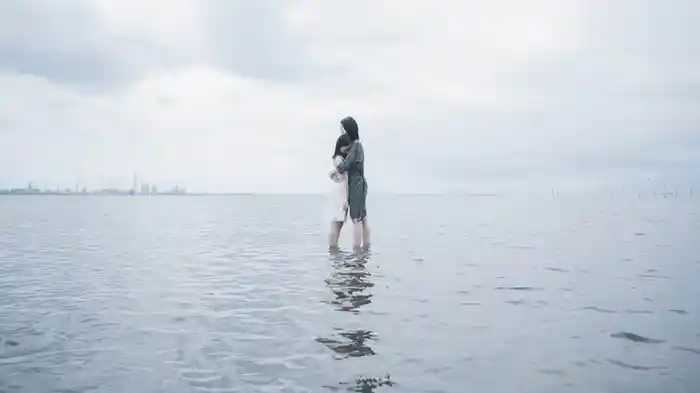 水面は遥か遠く