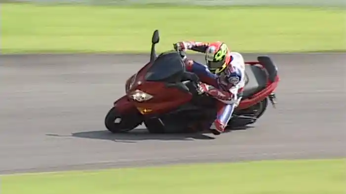 高速タンデム実走検証：YAMAHA XP500 TMAX［2004］