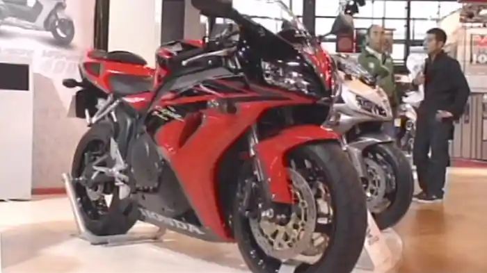 06新車ムービー大図鑑［2006］